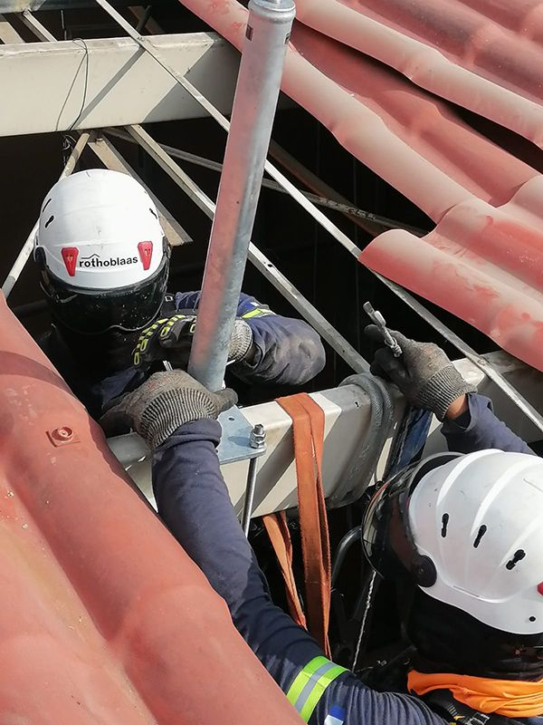 Servicio de mantenimiento de Edificios y Naves Industriales